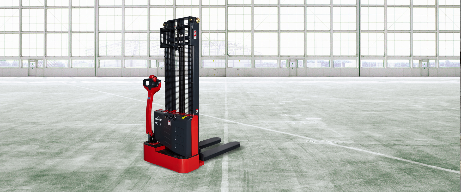 Electric Pallet Stacker 1.5 T – 林德物料搬运